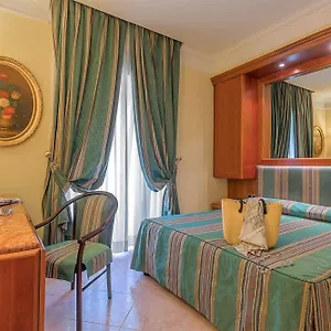 **** Hotel Raeli Luce Italie
